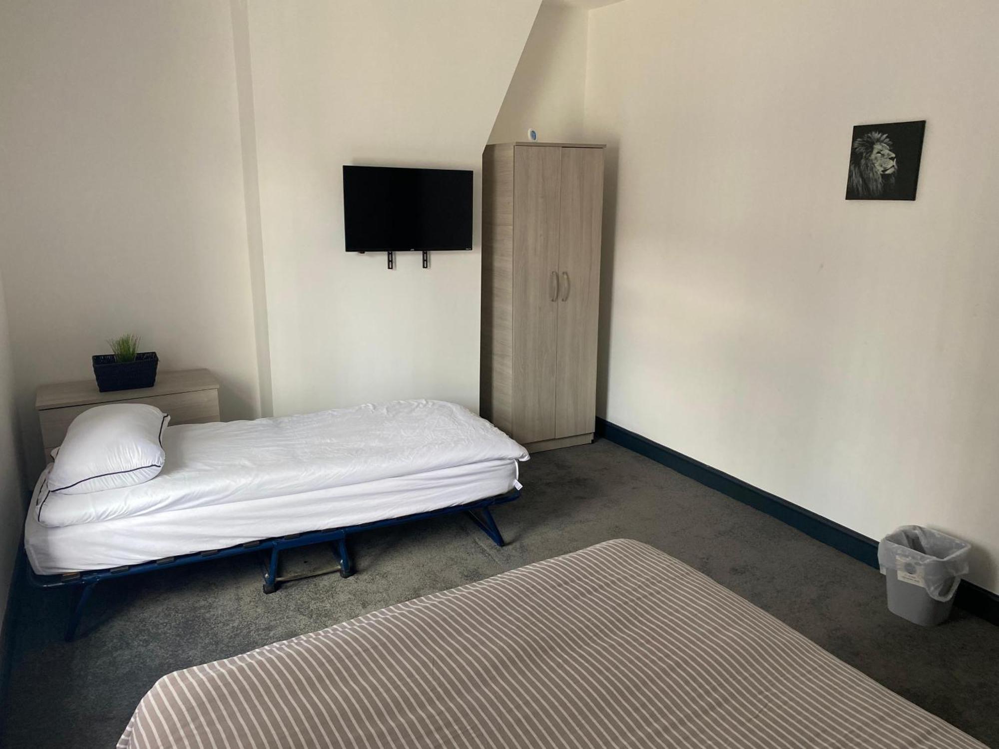 Houghton Guest House 1 Stoke-on-Trent Екстериор снимка