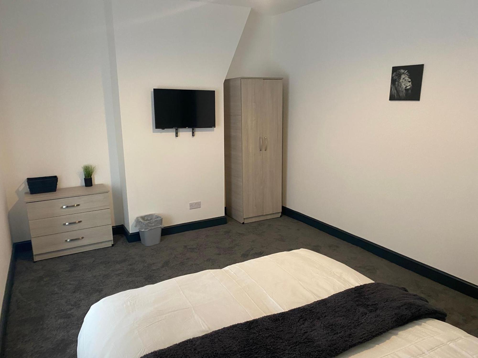 Houghton Guest House 1 Stoke-on-Trent Екстериор снимка