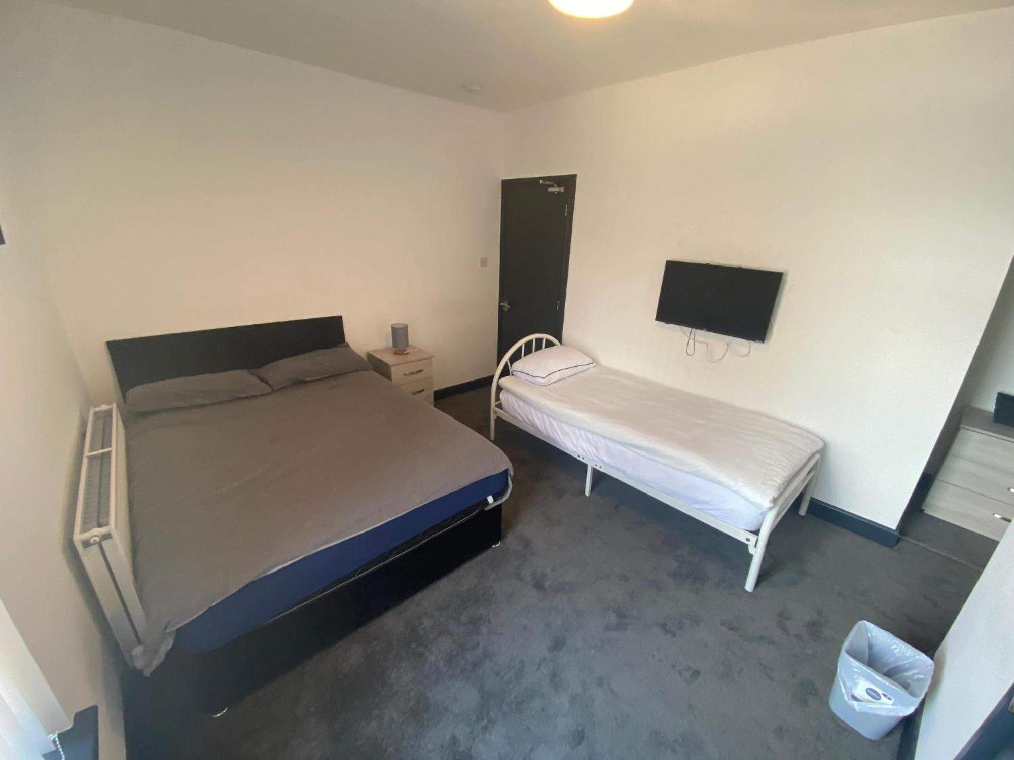 Houghton Guest House 1 Stoke-on-Trent Екстериор снимка