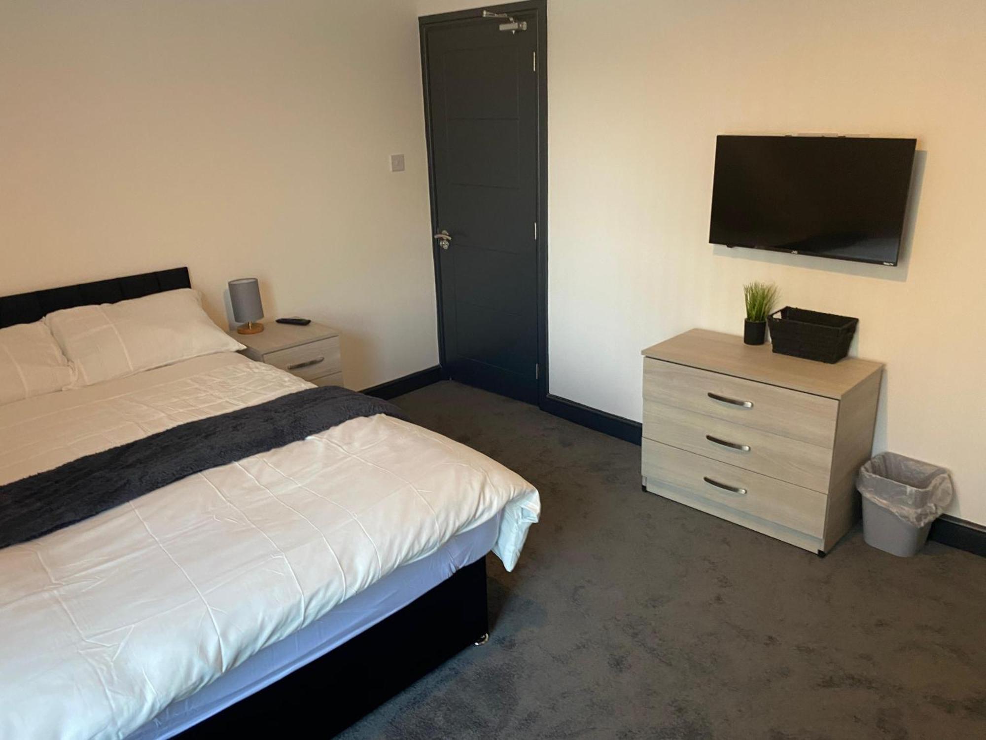 Houghton Guest House 1 Stoke-on-Trent Екстериор снимка