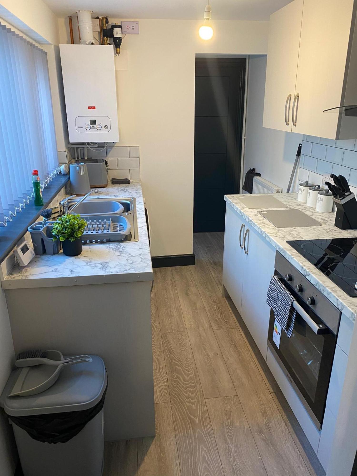 Houghton Guest House 1 Stoke-on-Trent Екстериор снимка